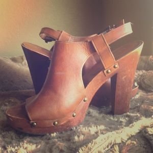 Lauren stunning leather heels!